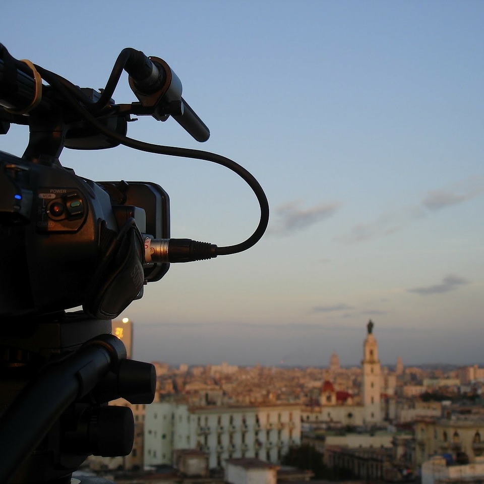 Camera pointing over a city skyline